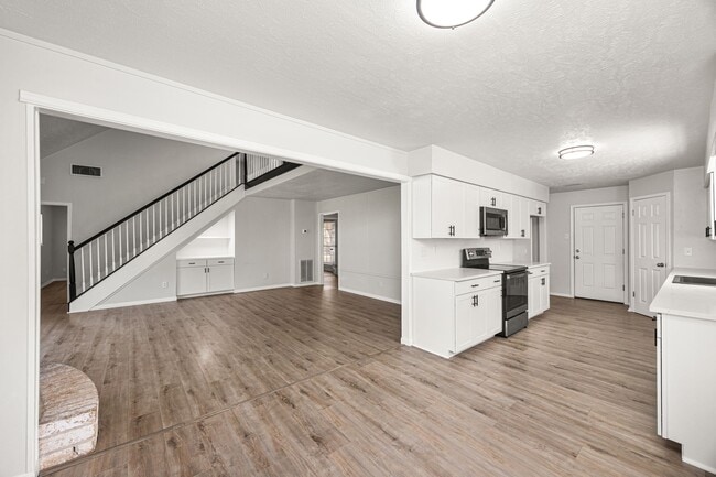 Building Photo - 2907 Boulder Creek Dr