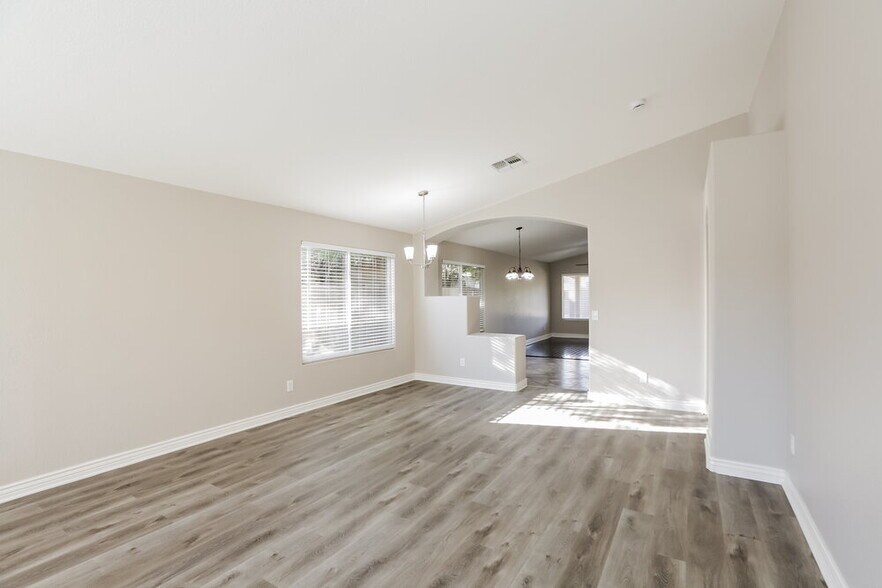 Building Photo - 8493 W Monona Ln