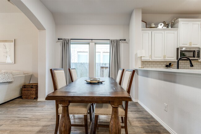 Building Photo - 226 N Bearkat Ct