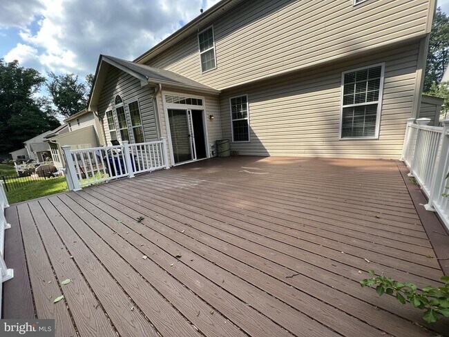 Building Photo - 4511 Nightingale Ct