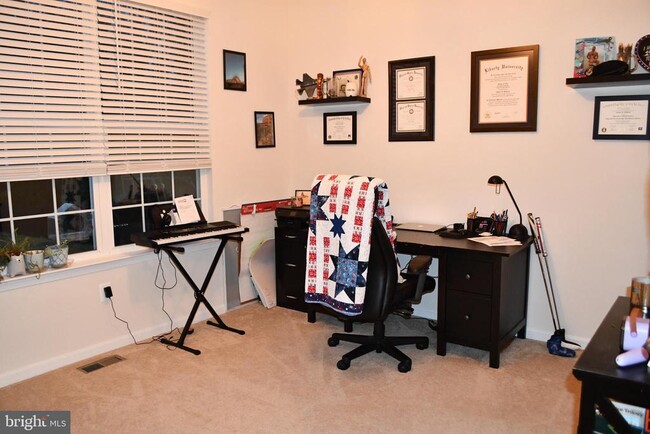 Building Photo - 848 Chestnut Ridge Dr