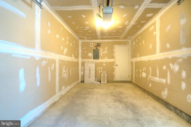 Building Photo - 1326 Chanticleer