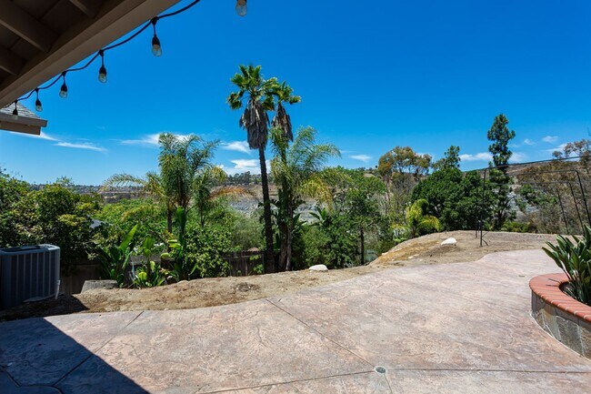 Building Photo - Spacious Entertainers Retreat in San Carlos!