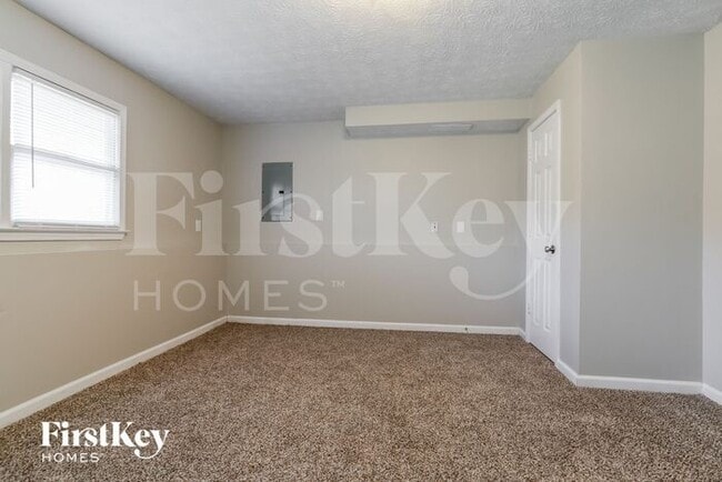 Building Photo - 6403 Flat Rock Dr