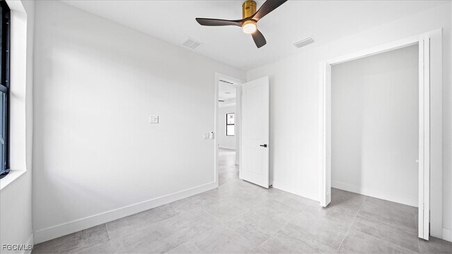 Building Photo - 4127 NW 36th Pl