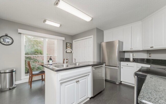 Building Photo - 3x2 Fairfield Harbour Dream Home in Birdland!