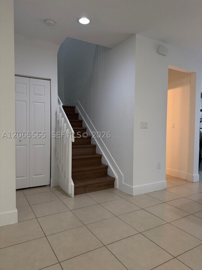 Building Photo - 4017 SW 149th Ct