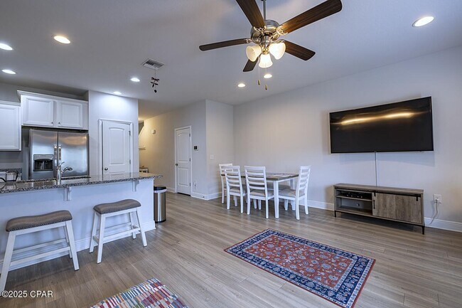 Building Photo - 1882 Pointe Dr