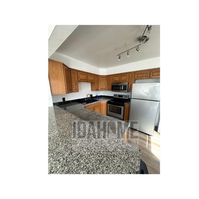 Building Photo - Charming single family home for rent close to Alameda Park!