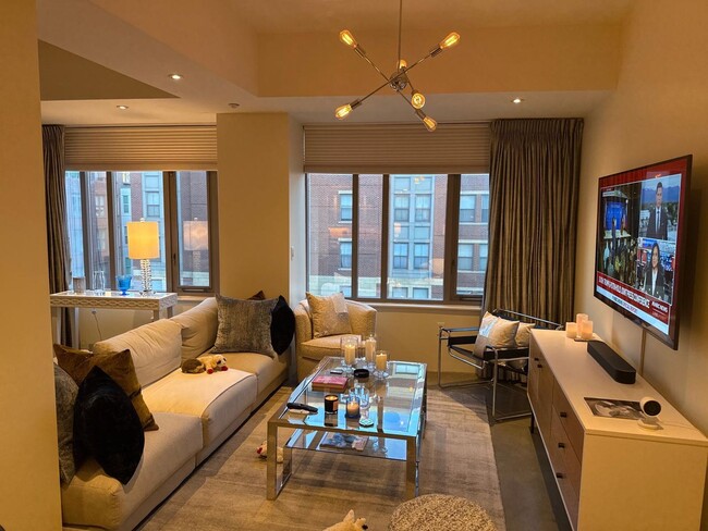 Building Photo - Exceptional condo unit in the heart Boston...
