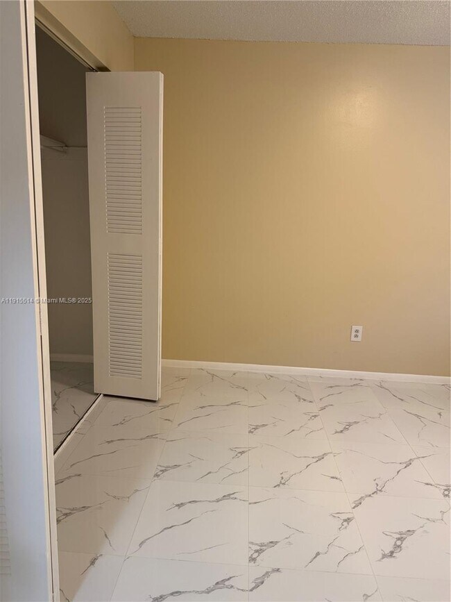 Building Photo - 2809 Jefferson Pkwy