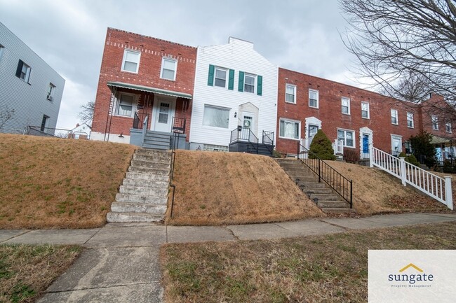 Building Photo - 8666 Oak Rd