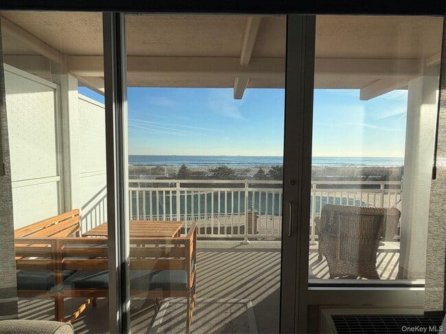 Building Photo - 830 Shore 2O