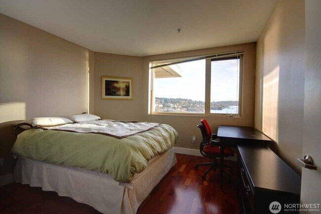 Building Photo - 2Bd/2Ba Kirkland Condo