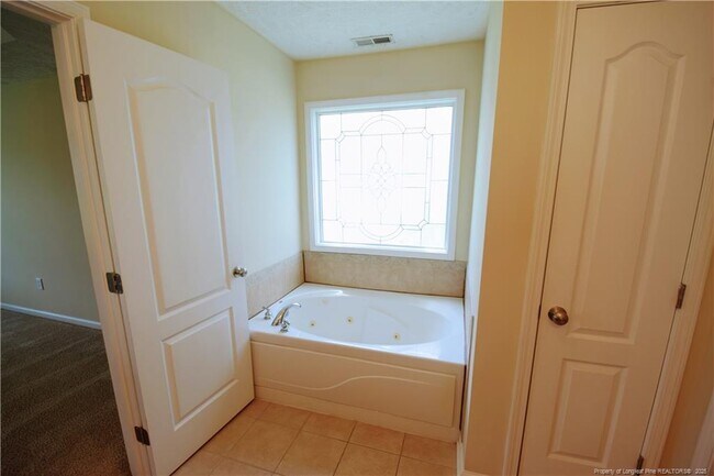 Building Photo - 137 Water Wood Ct