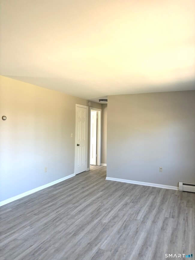Building Photo - 7 Brickyard Rd