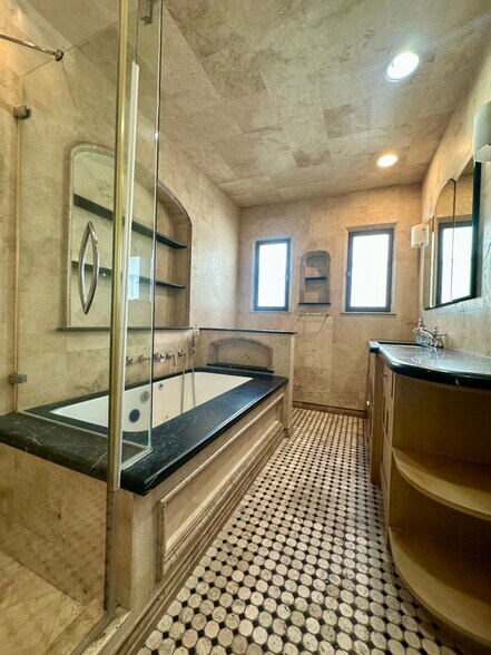 Second bathroom - 1160 S Crescent Heights Blvd