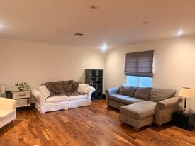 Building Photo - 22453 Clarendon St