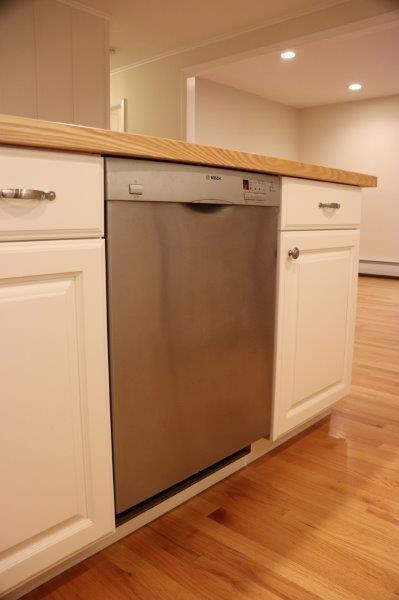 Building Photo - 300 Caroline St