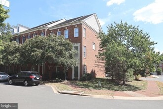 Building Photo - 43789 Water Bay Terrace