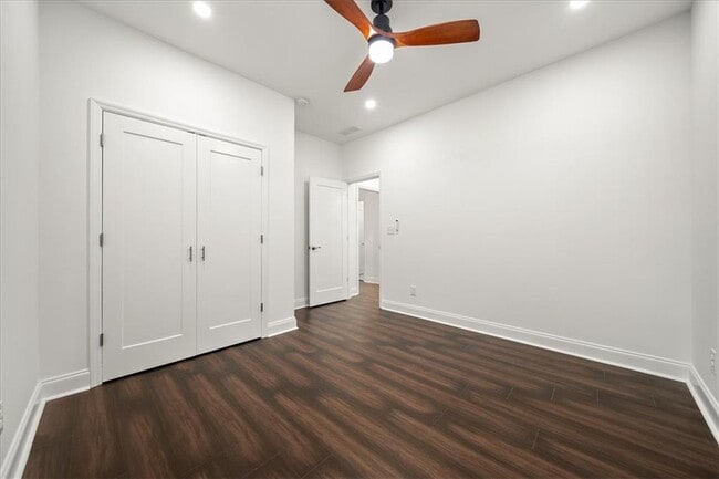 Building Photo - 1415 Almont Dr SW