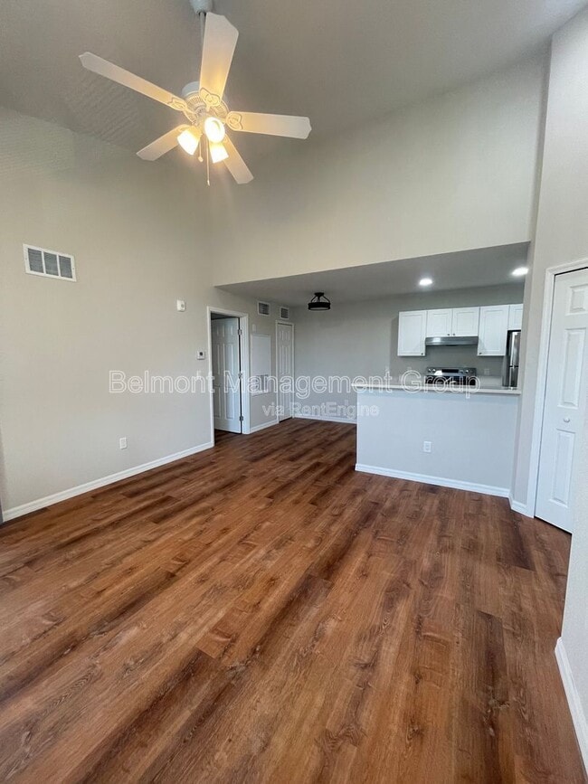 Building Photo - 2592 Grassy Point Dr