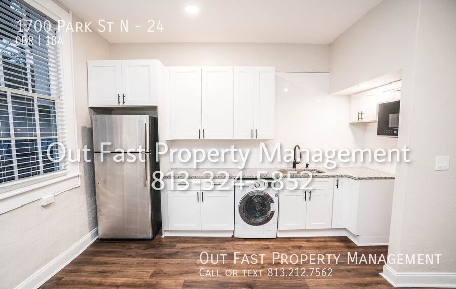 Building Photo - 1700 Park St N