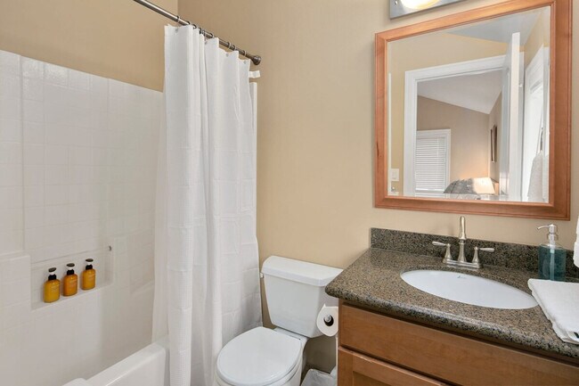 Building Photo - 2717 E Yesler Wy