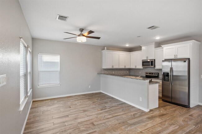 Building Photo - 16928 Kempwood