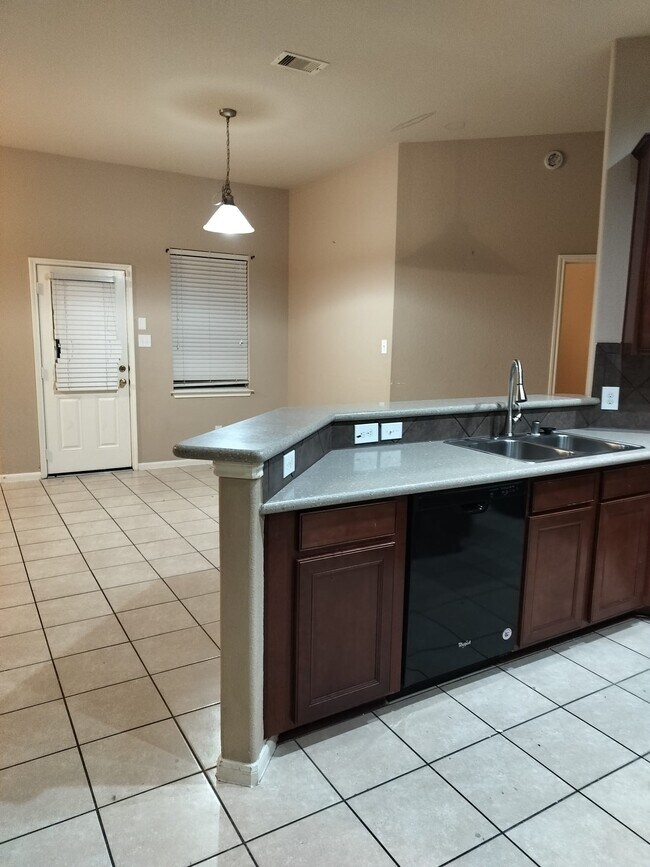 Building Photo - 6027 Schaumburg Dr