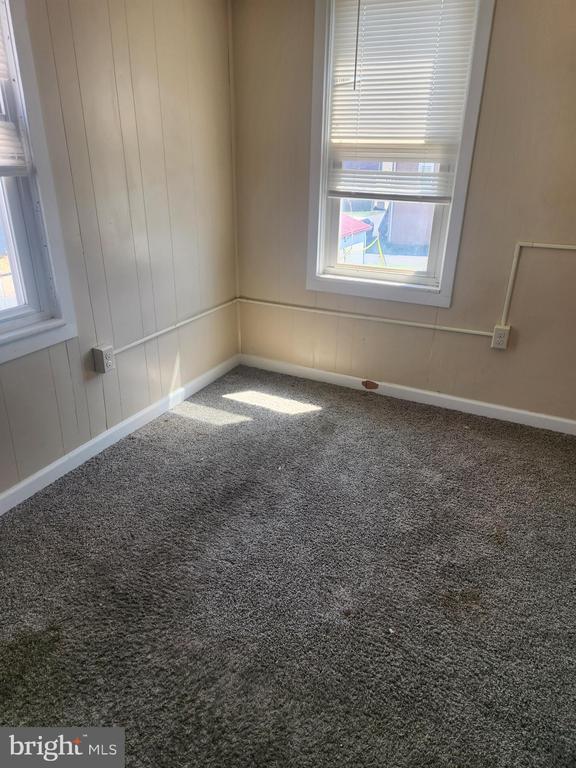 Building Photo - 29 S F St