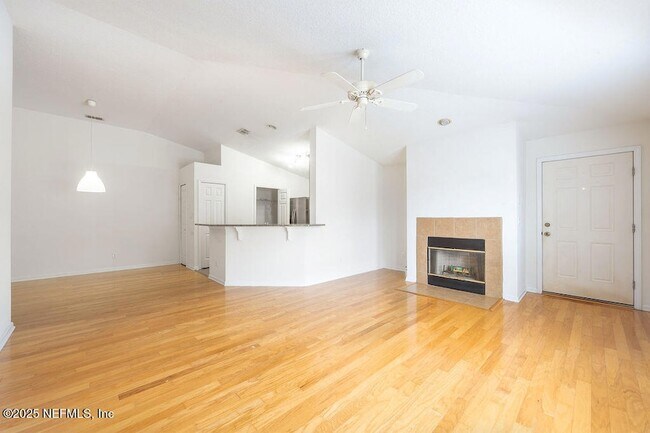 Building Photo - 168 Jardin De Mer Pl