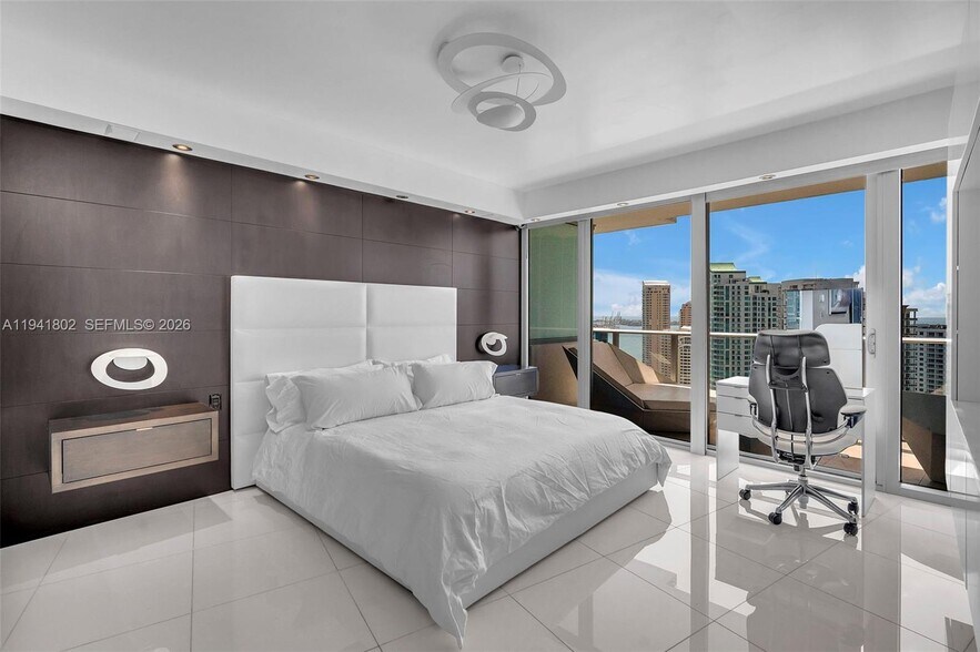 Building Photo - 200 Biscayne Boulevard Way