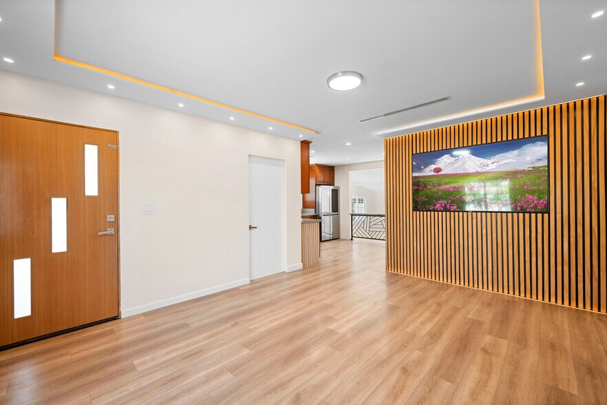 Building Photo - 13700 Branford St