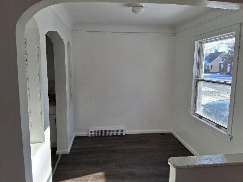 Building Photo - 20269 Elkhart St