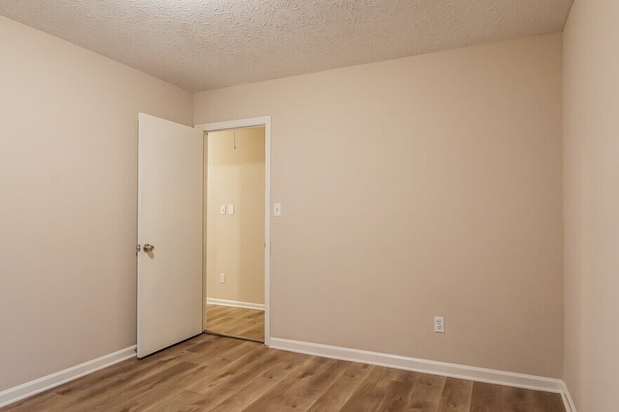 Building Photo - 3035 Sumit Wood Dr NW
