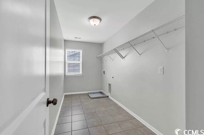 Building Photo - 4462 Marshwood Dr
