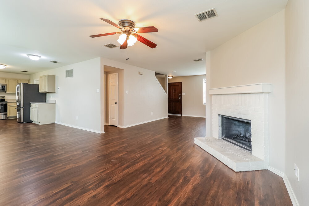 Building Photo - 1825 Shasta View Dr