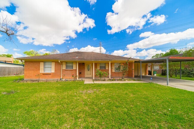 Building Photo - 7015 Kopman Dr