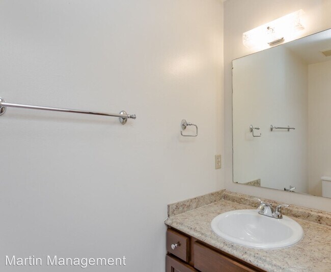 Building Photo - 6016-6038 Black Oak Dr
