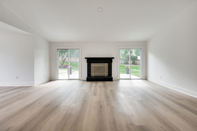 Building Photo - 520 Riverview Dr