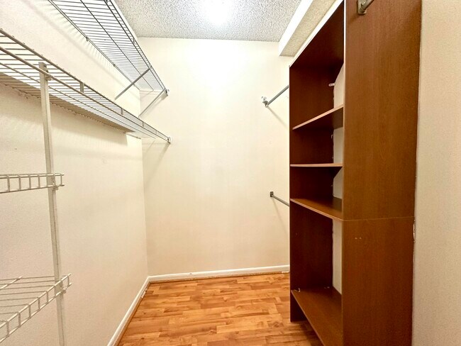 Building Photo - 720 Cypress Ln