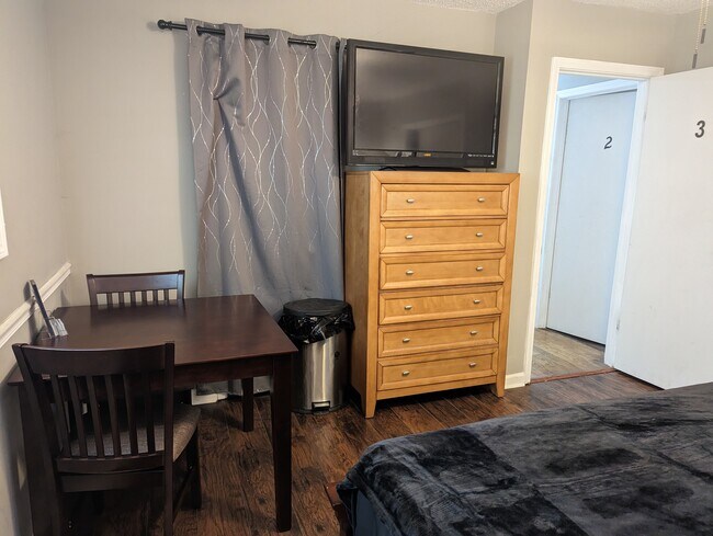 bedroom 3 - 6585 Buckhurst Trl