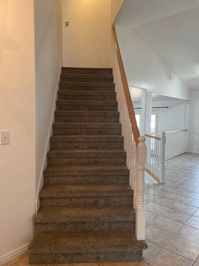 Building Photo - 3315 E Windhover Rd