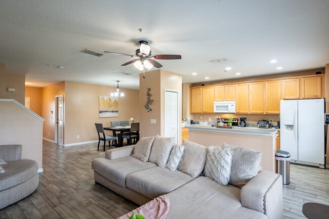 Building Photo - 9859 Tivoli Villa Dr