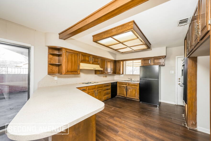 Building Photo - 2713 S Carrier Pkwy