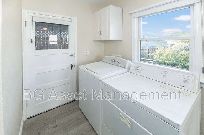 Building Photo - 317 Pomona Ave