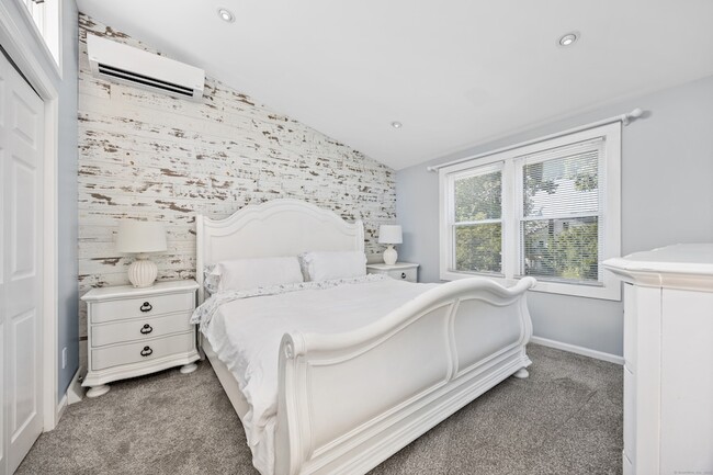 Building Photo - 28 Brookdale Ave