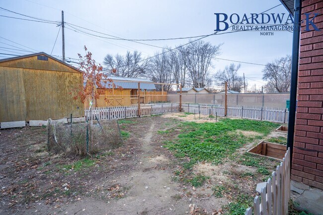 Building Photo - Newly Remodeled 3 Bedroom East of Harrison Blvd!