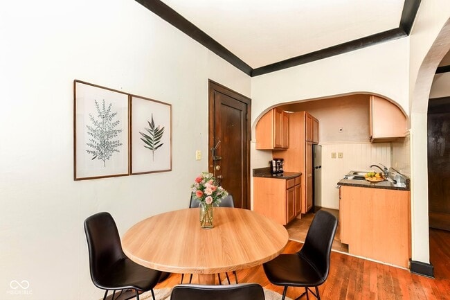 Building Photo - 590 Woodruff Pl W Dr